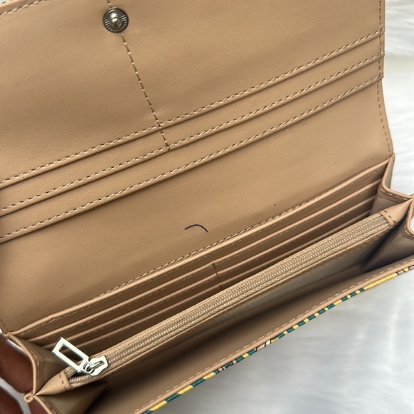 New GUESS Abree Multi Clutch - Picture 3 of 4